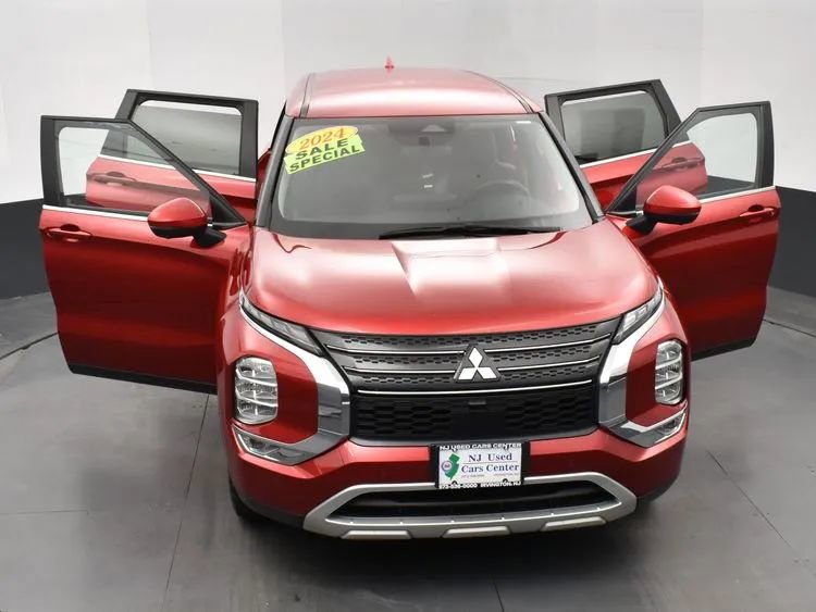 Used 2024 Mitsubishi Outlander FWD image 10