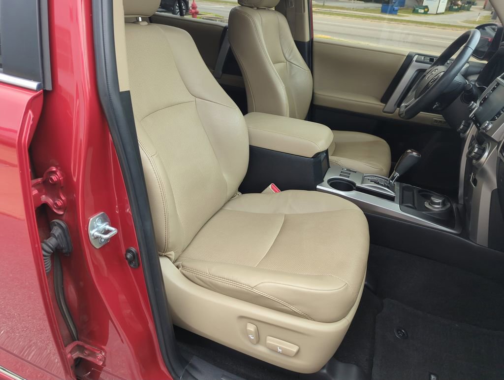 Used 2022 Toyota 4Runner Limited AWD/4WD image 37