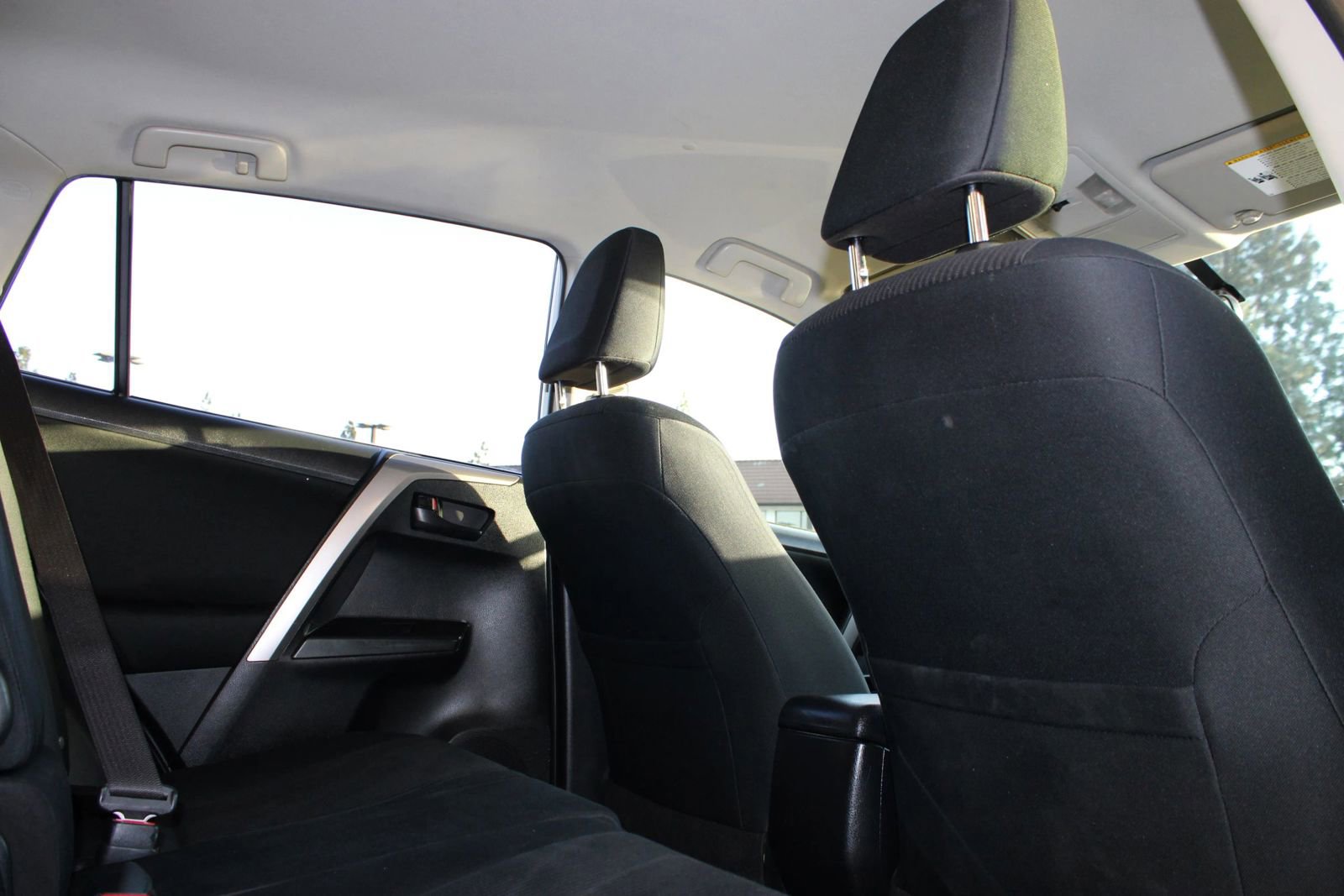 Used 2016 Toyota RAV4 LE image 9