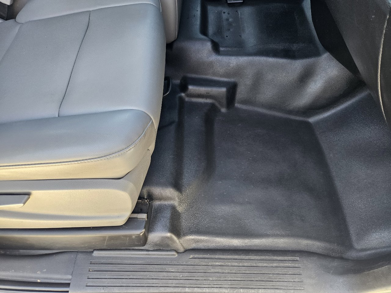 Used 2018 Chevrolet Silverado 3500 W/T image 27
