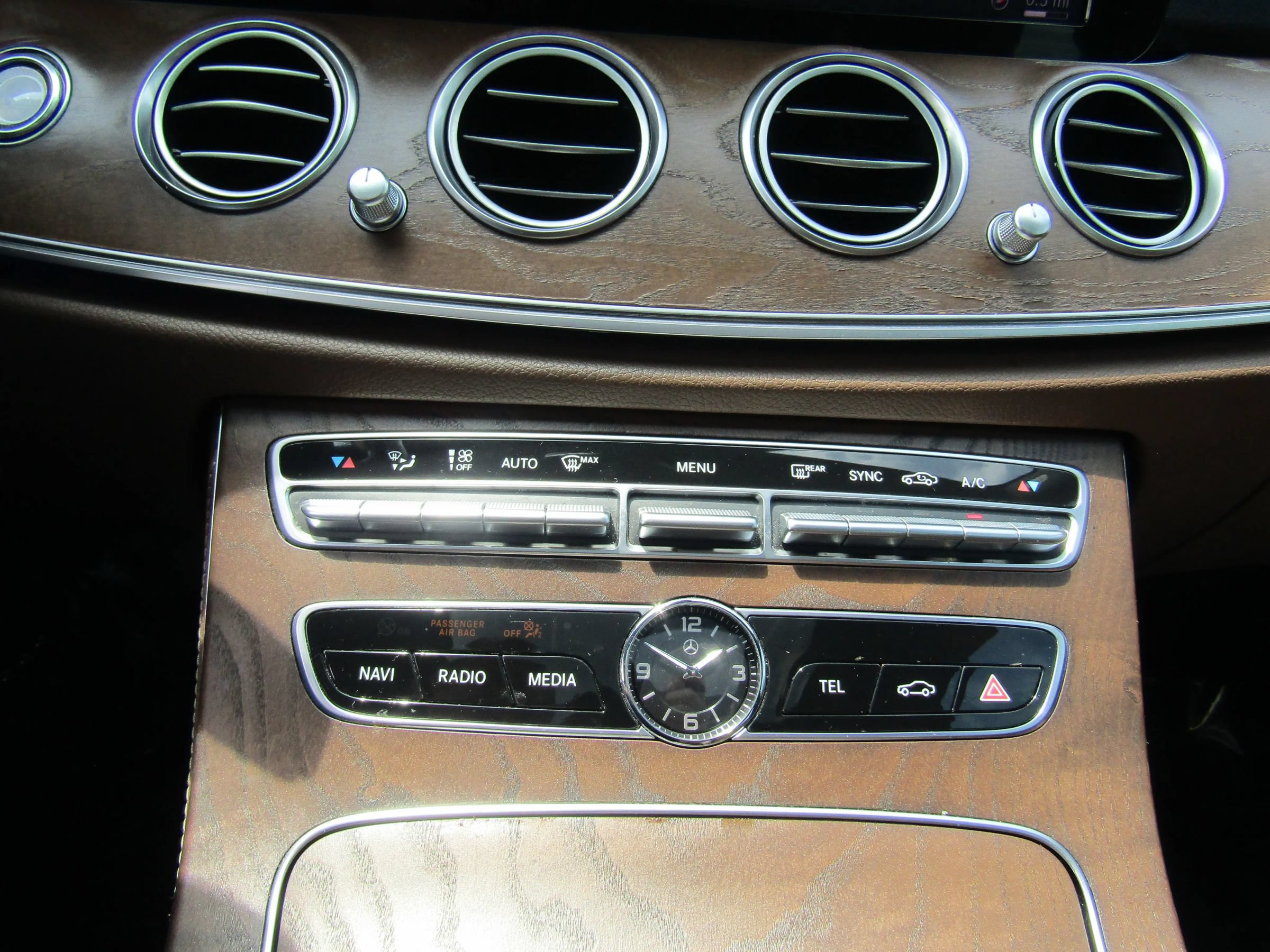 Used 2018 Mercedes-Benz E 300 4MATIC w/ Premium 1 Package image 22