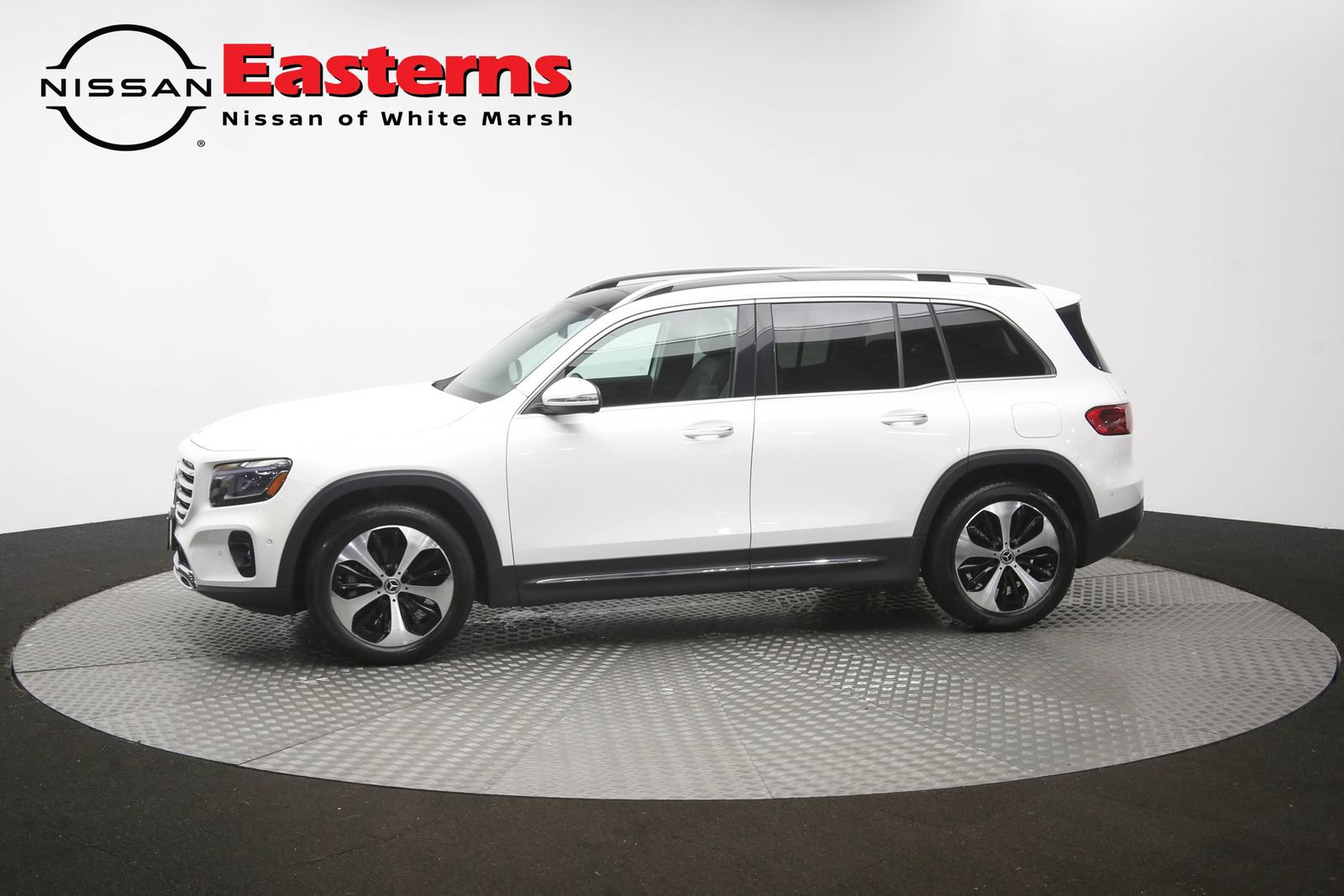 Used 2025 Mercedes-Benz GLB 250 w/ Exclusive Package image 61