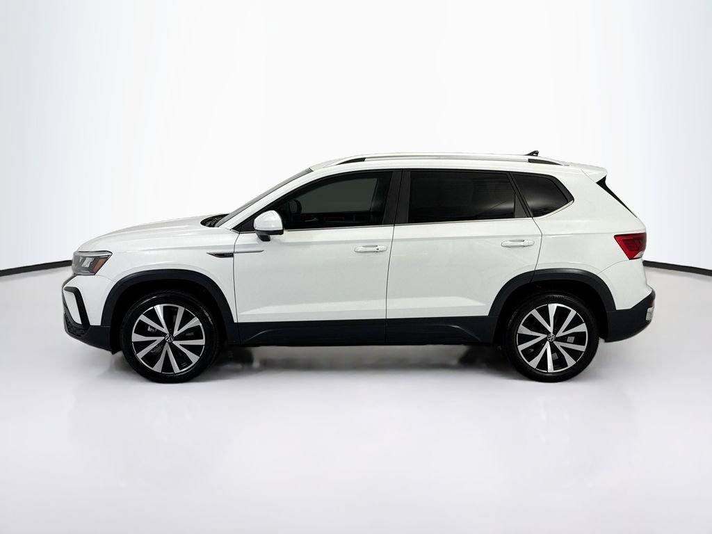 Used 2022 Volkswagen Taos SE FWD image 8