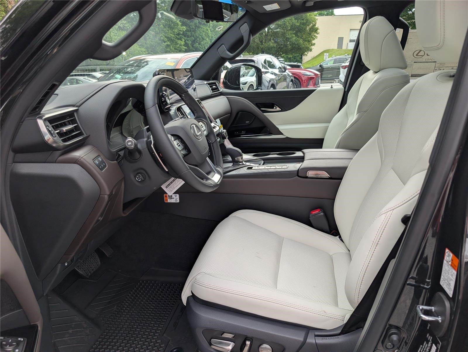 New 2026 Lexus LX 700h Luxury AWD/4WD image 15