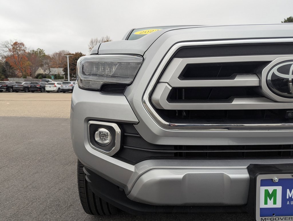 Used 2022 Toyota Tacoma Limited image 10