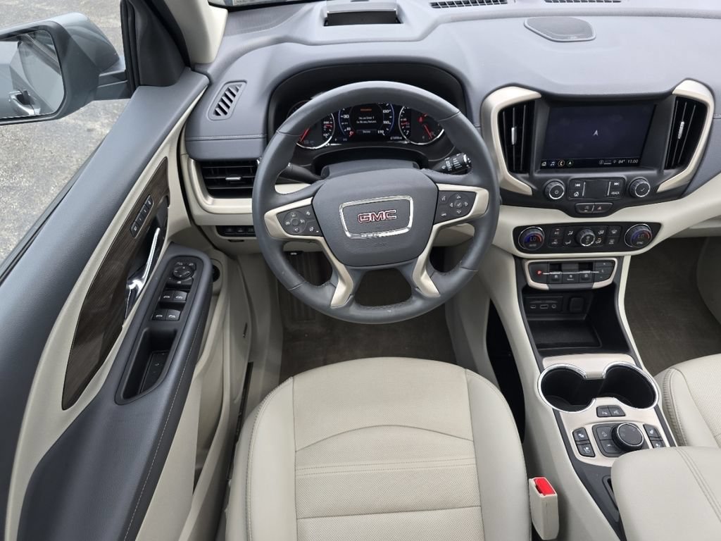 Used 2024 GMC Terrain Denali w/ Denali Premium Package AWD/4WD image 27