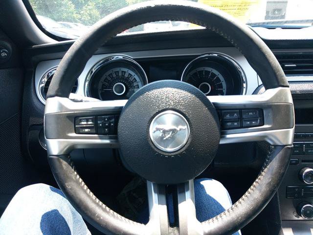 Used 2013 Ford Mustang Premium RWD image 24