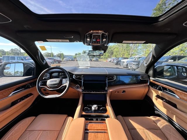 Used 2024 Jeep Grand Wagoneer Series III AWD/4WD image 2