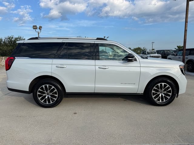 Used 2025 Ford Expedition Platinum AWD/4WD image 4
