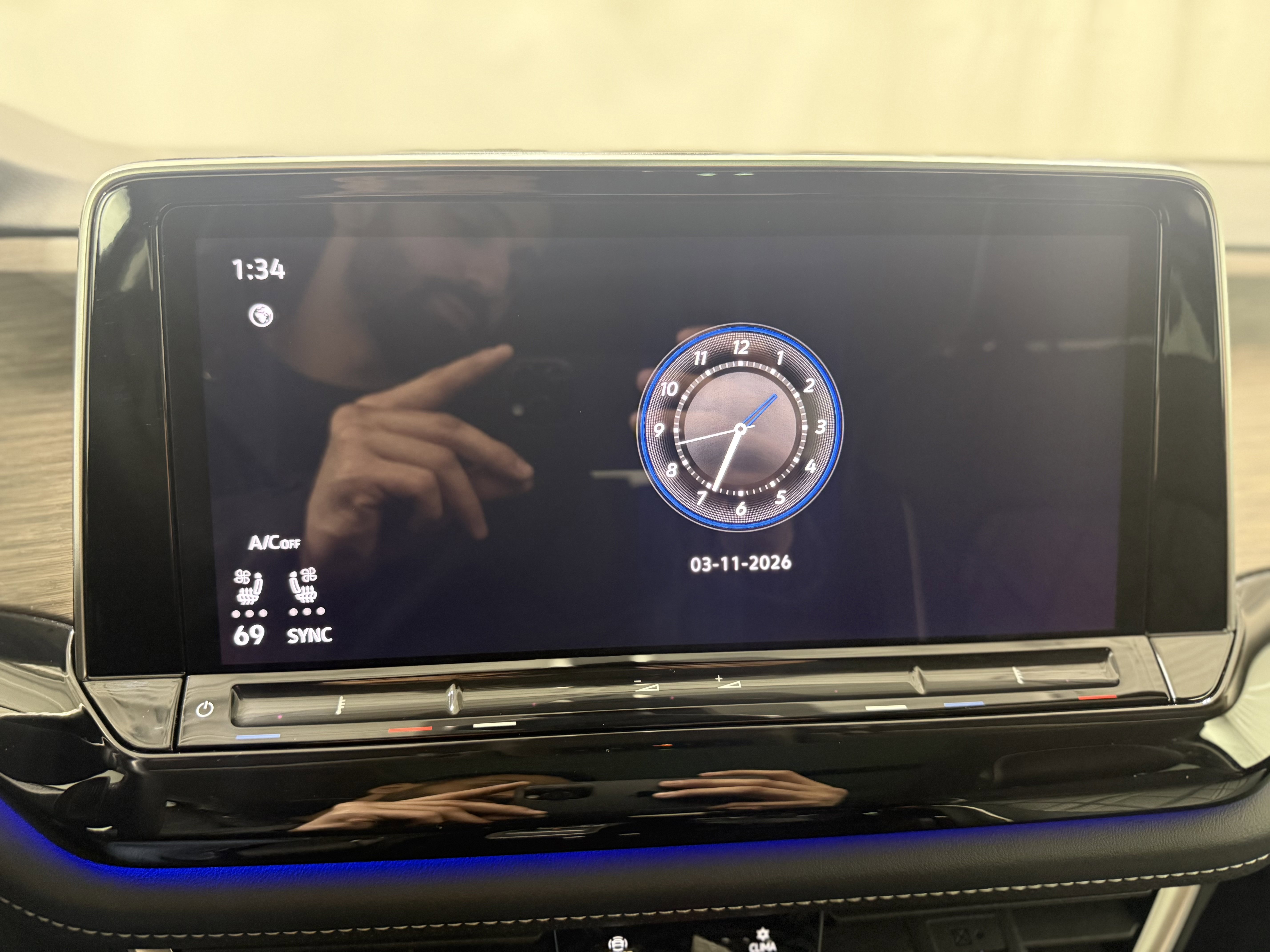 Used 2024 Volkswagen Atlas SEL Premium R-Line image 18