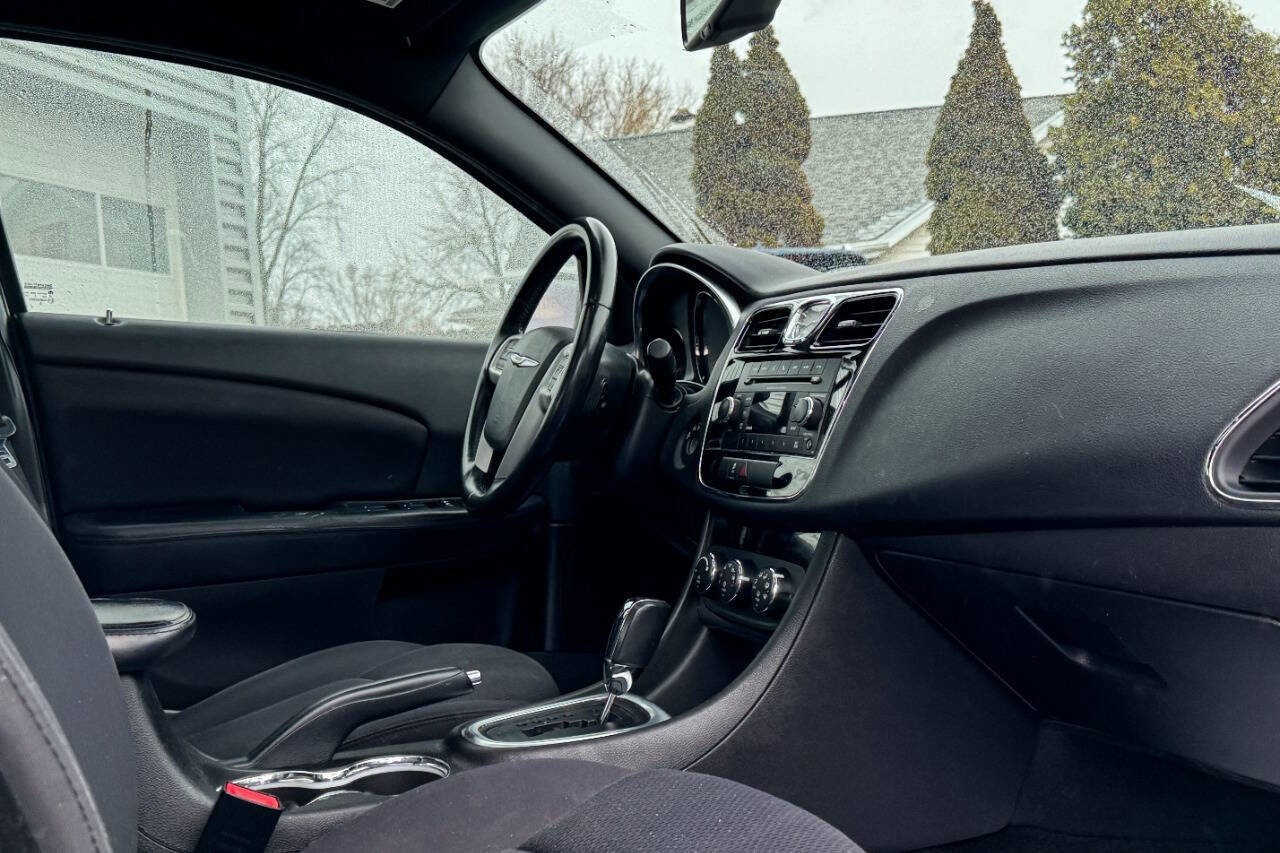 Used 2014 Chrysler 200 Touring w/ 200 S Group FWD image 11