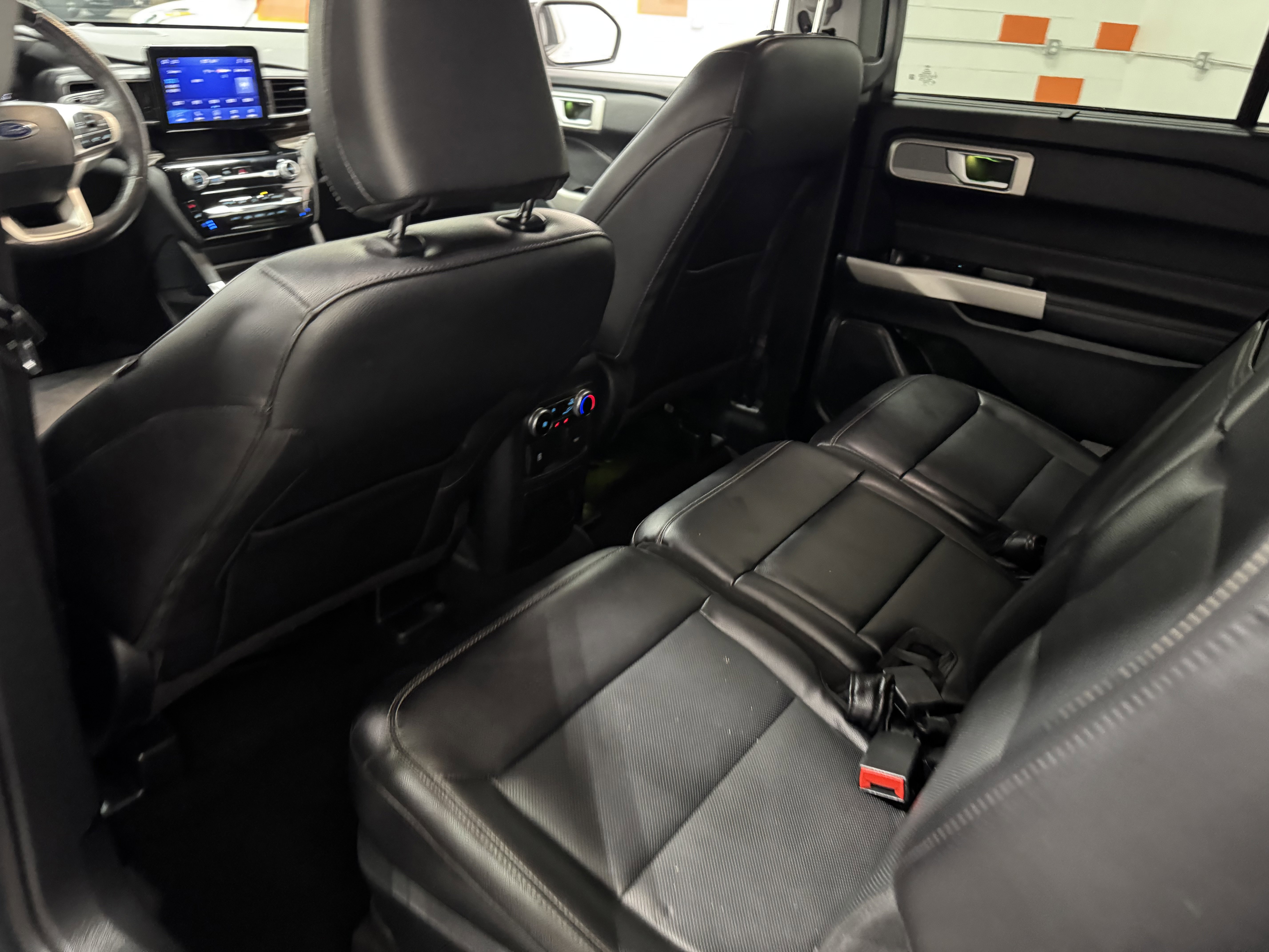 Used 2024 Ford Explorer Limited image 17