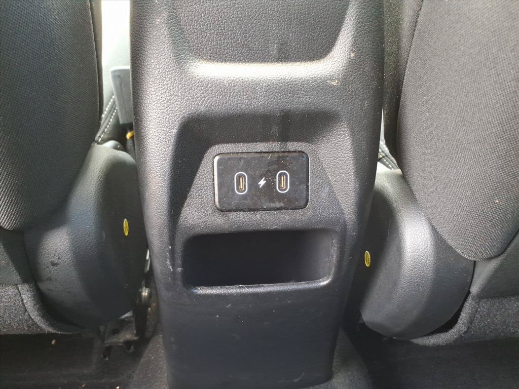 Used 2024 Hyundai Venue SEL FWD image 14