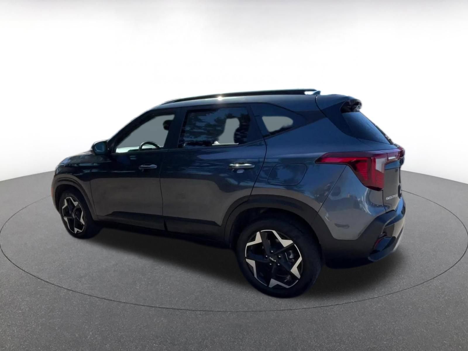 Used 2025 Kia Seltos S image 10