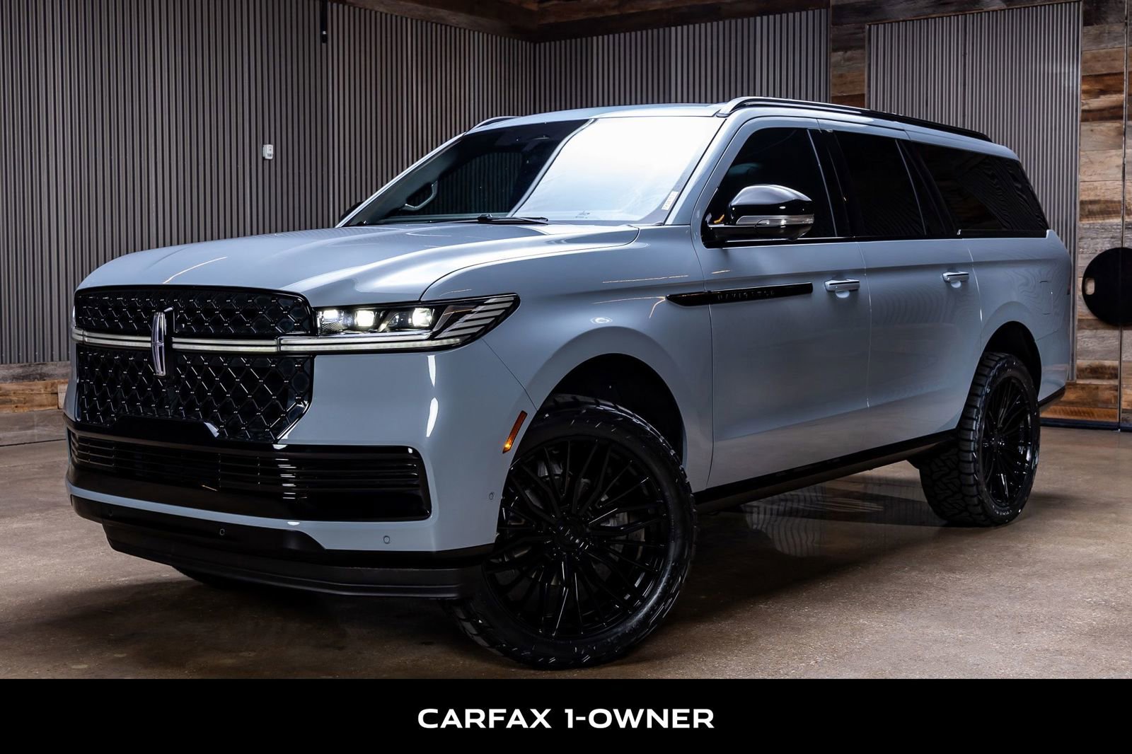 Used 2025 Lincoln Navigator L Reserve w/ Jet Appearance Package image 5