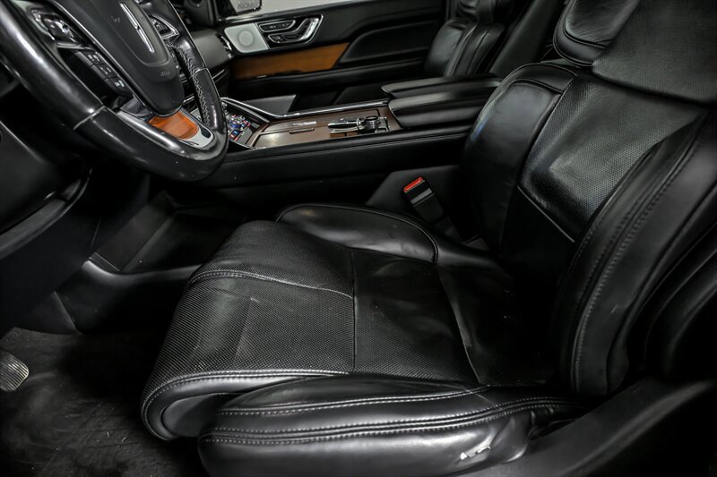 Used 2018 Lincoln Navigator L Reserve w/ Technology Package AWD/4WD image 16