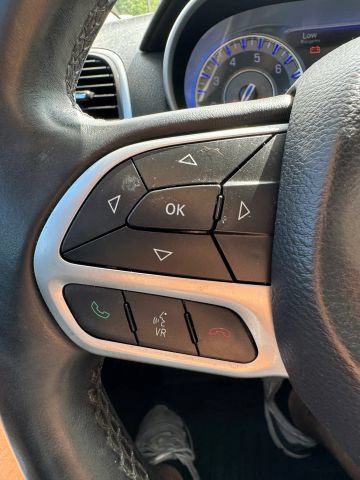 Used 2017 Chrysler 300 Limited RWD image 10
