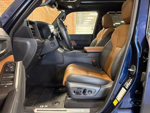 Used 2024 Lexus GX 550 w/ Accessory Package (Z1) AWD/4WD image 12