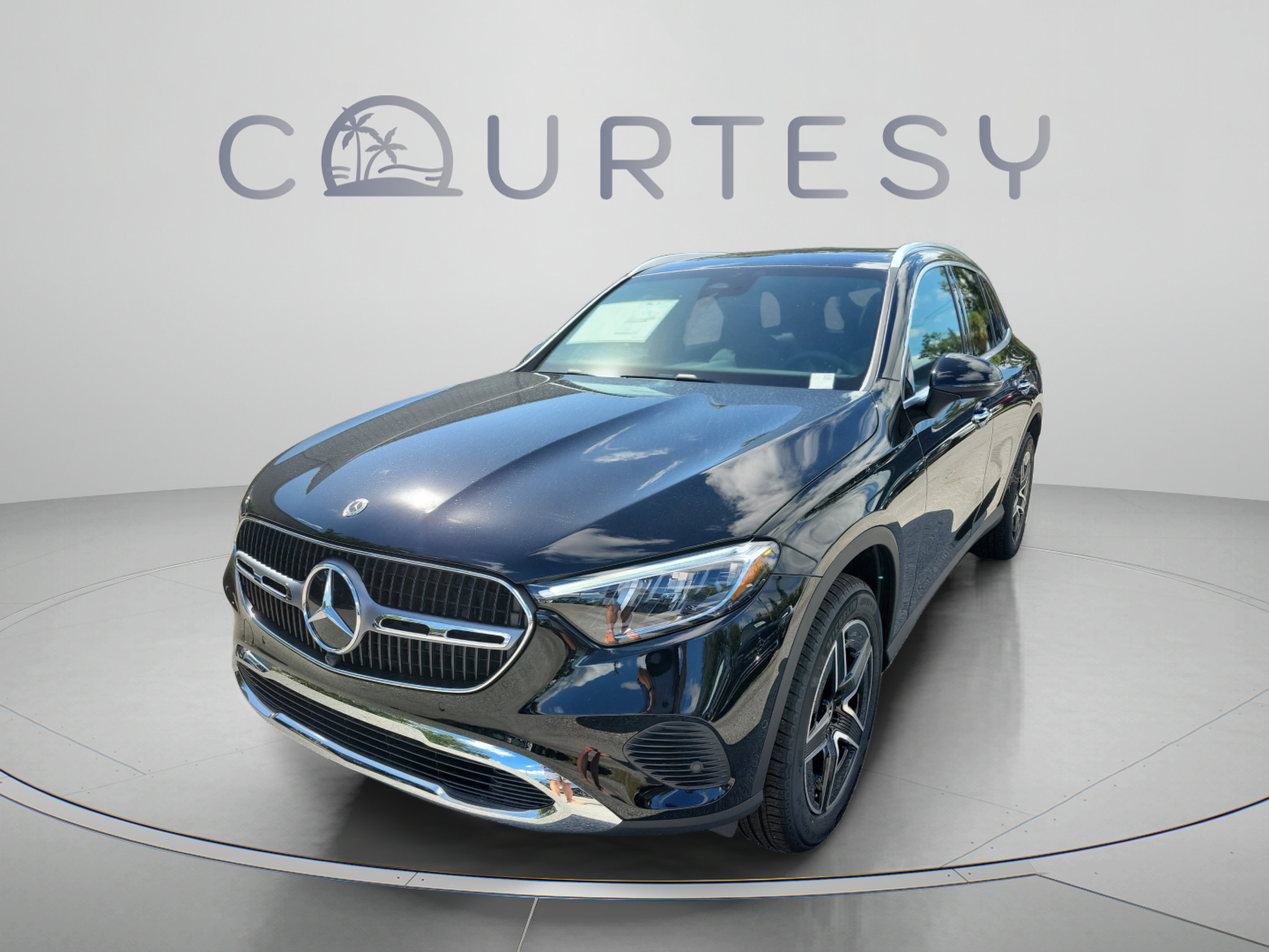 Certified 2026 Mercedes-Benz GLC 300 4MATIC image 1