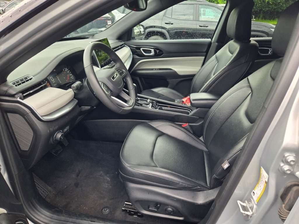 Used 2025 Jeep Compass Limited AWD/4WD image 22