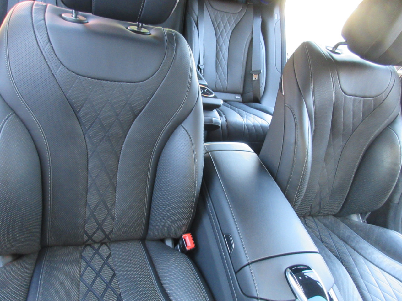 Used 2020 Mercedes-Benz S 560 Sedan w/ AMG Line Exterior image 30