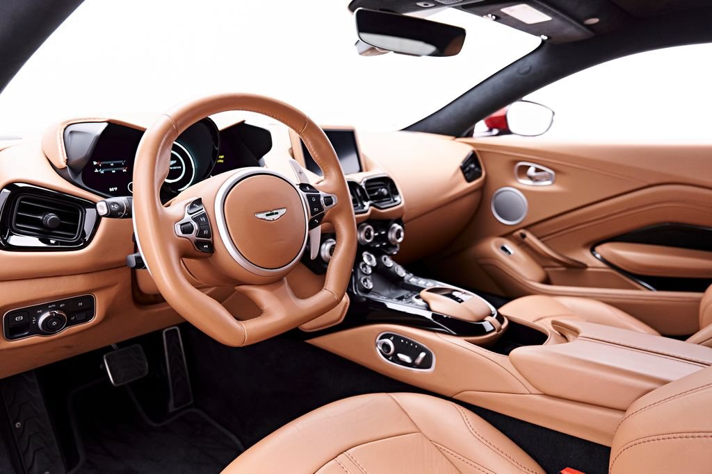 Used 2020 Aston Martin V8 Vantage Coupe RWD image 2