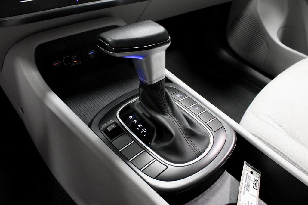 Certified 2025 Hyundai Kona SEL FWD image 35