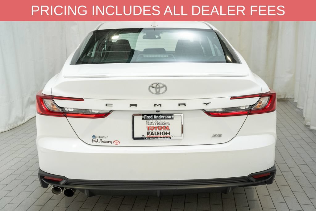 Used 2025 Toyota Camry SE FWD image 4