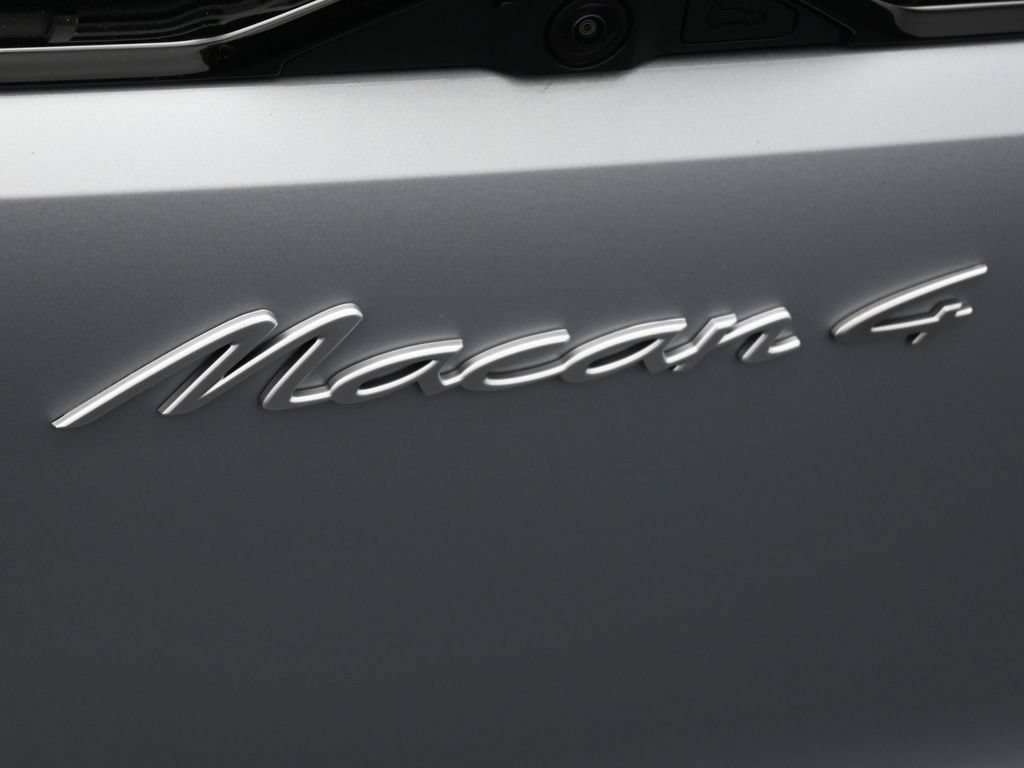 New 2025 Porsche Macan 4 Electric AWD/4WD image 9
