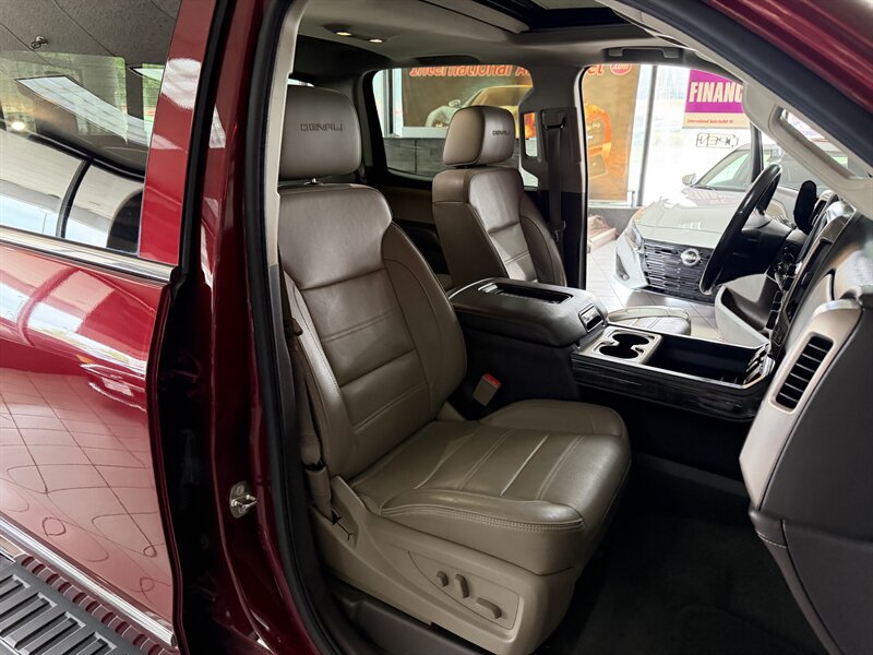 Used 2016 GMC Sierra 1500 Denali w/ Enhanced Driver Alert Package AWD/4WD image 30
