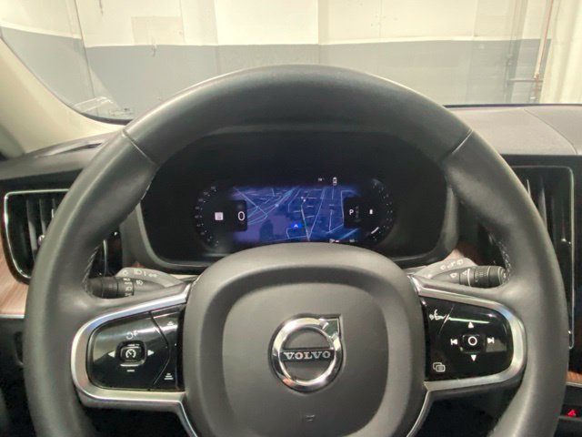 Certified 2023 Volvo XC60 B5 Plus AWD/4WD image 16