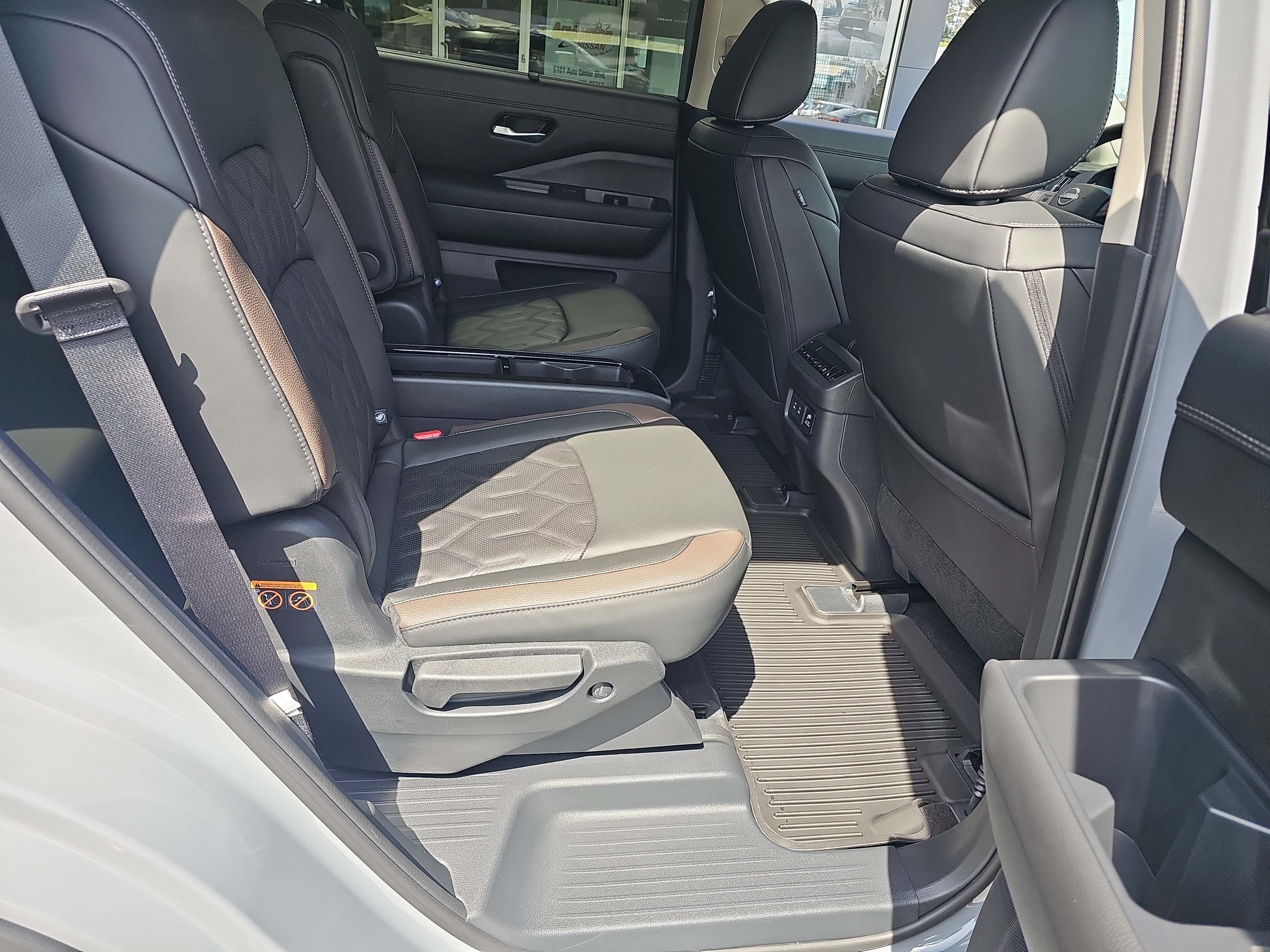 New 2026 Nissan Pathfinder Platinum AWD/4WD image 22