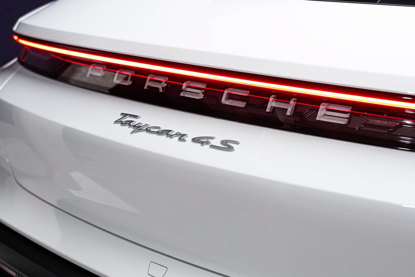 Used 2023 Porsche Taycan 4S AWD/4WD image 40