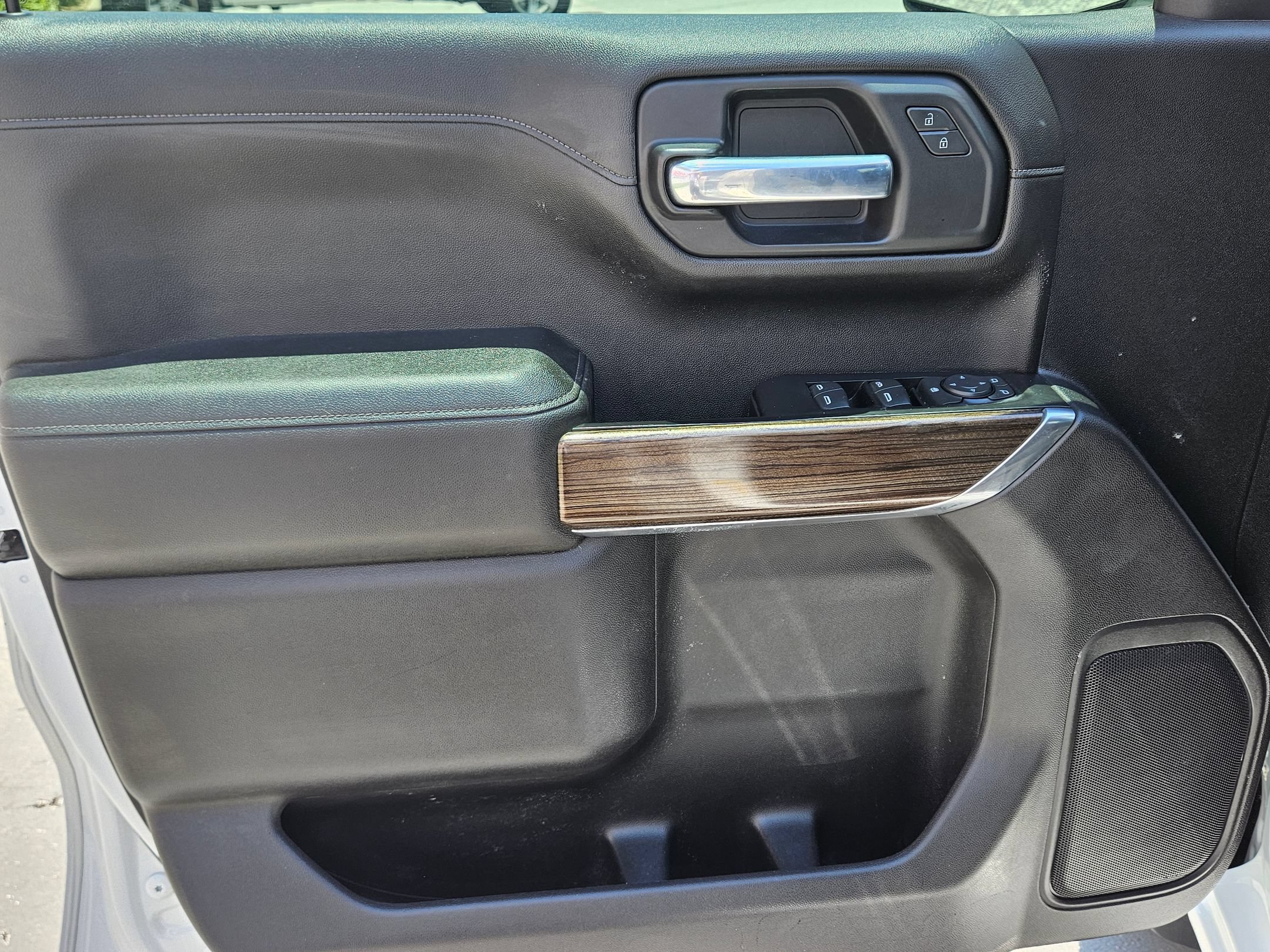 Used 2020 Chevrolet Silverado 1500 LT w/ Texas Edition RWD image 17
