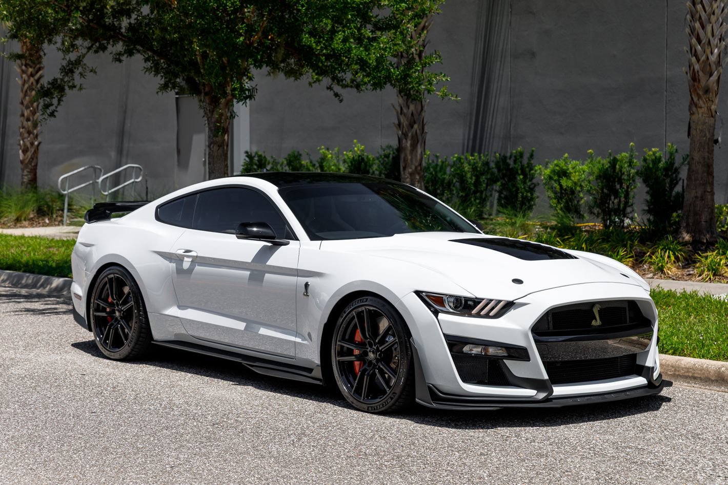 Used 2022 Ford Mustang Shelby GT500 w/ Technology Package RWD image 6