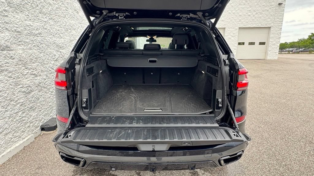 Used 2022 BMW X5 xDrive40i w/ M Sport Package AWD/4WD image 9