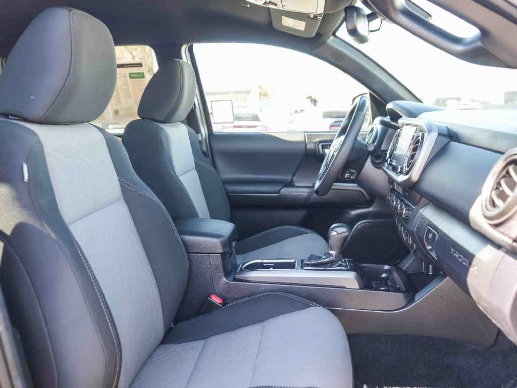 Used 2021 Toyota Tacoma TRD Sport w/ Advanced Technology Package AWD/4WD image 16