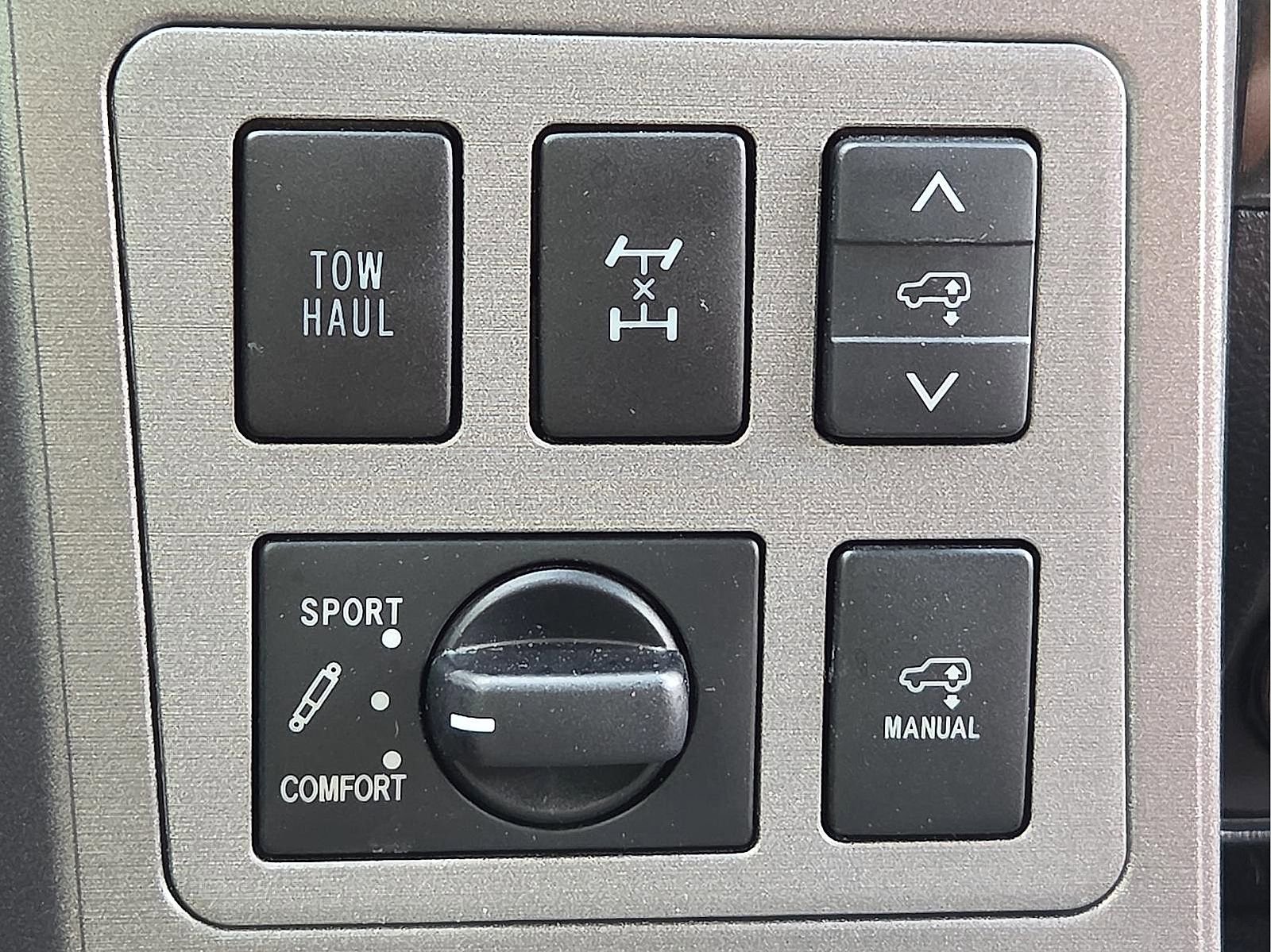 Used 2014 Toyota Sequoia Platinum AWD/4WD image 17