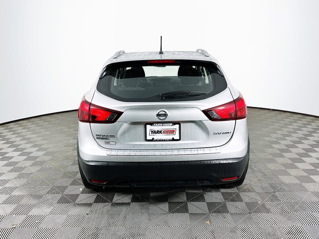 Used 2017 Nissan Rogue Sport SV w/ SV Premium Package image 9