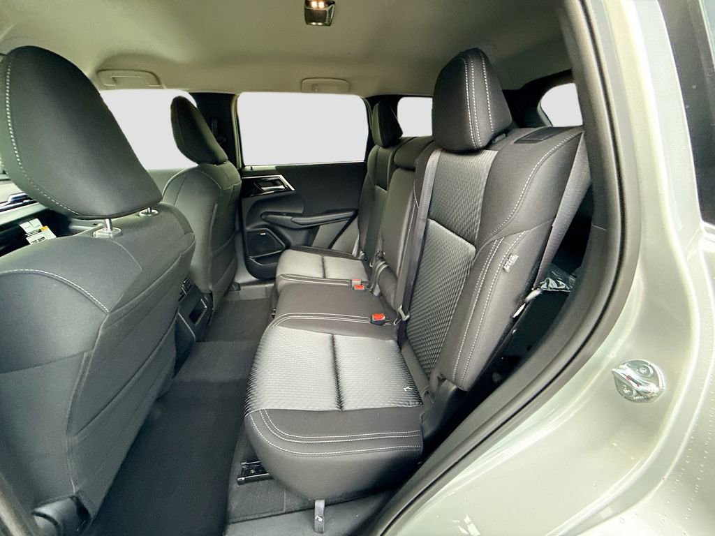 New 2026 Mitsubishi Outlander ES image 24