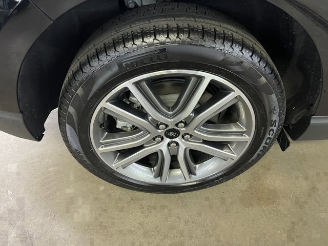 Used 2023 Ford Edge Titanium w/ Class II Trailer Tow Package AWD/4WD image 10