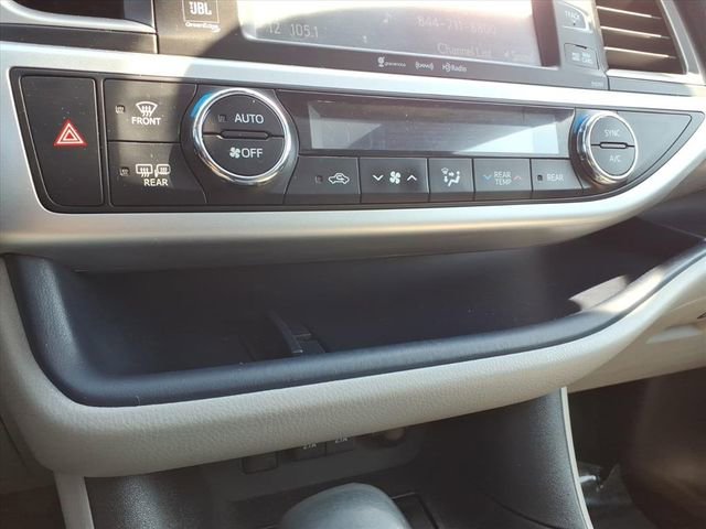Certified 2019 Toyota Highlander Limited Platinum image 25