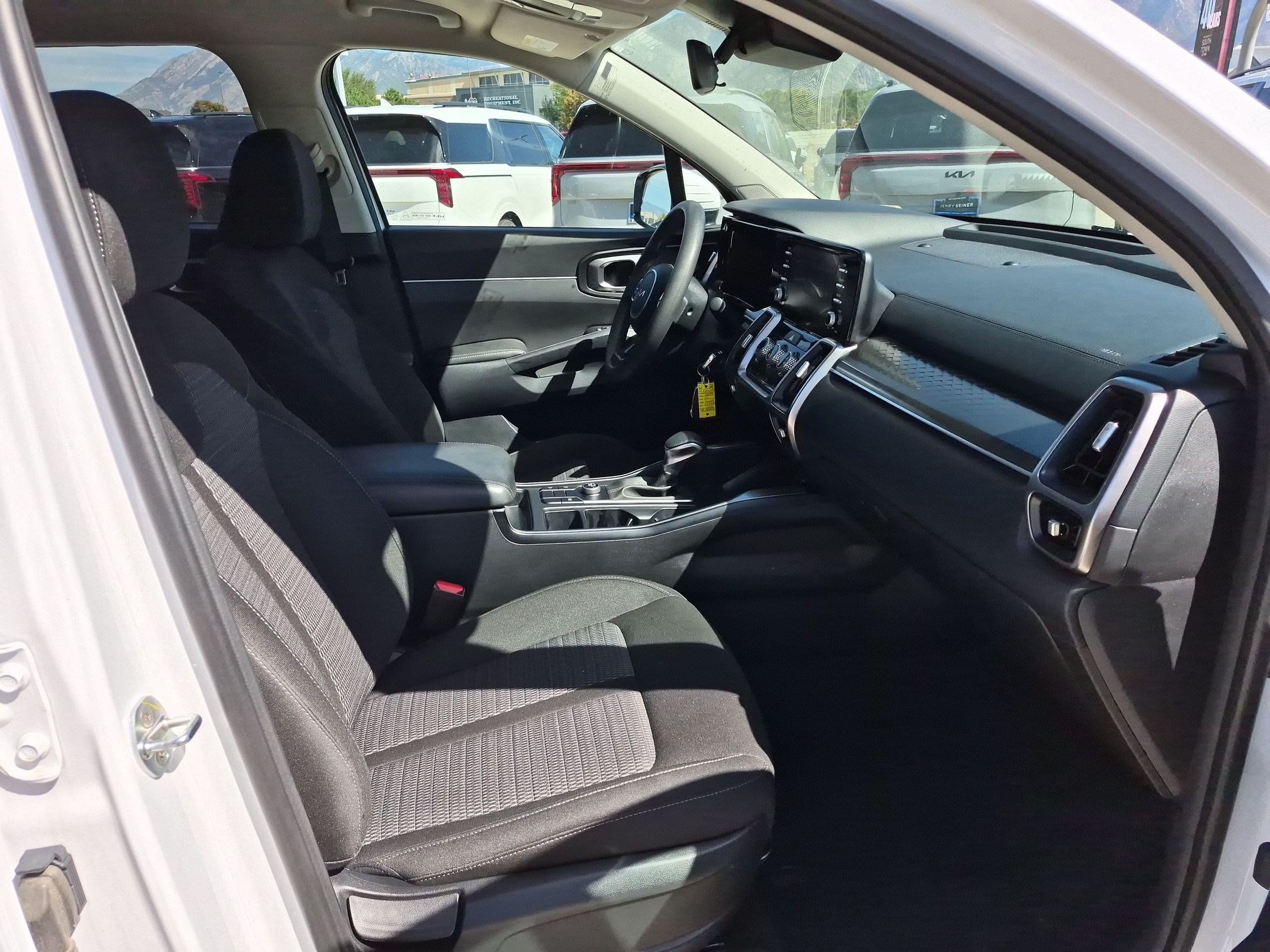 Certified 2023 Kia Sorento LX FWD image 28