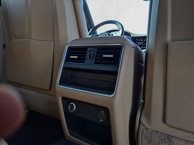 Used 2023 Porsche Cayenne AWD/4WD image 18