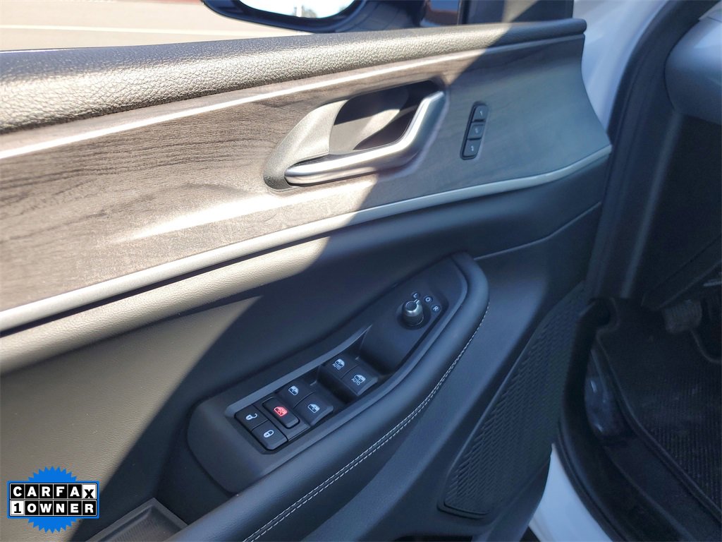 Used 2023 Jeep Grand Cherokee Limited w/ MOPAR Finishing Package image 21