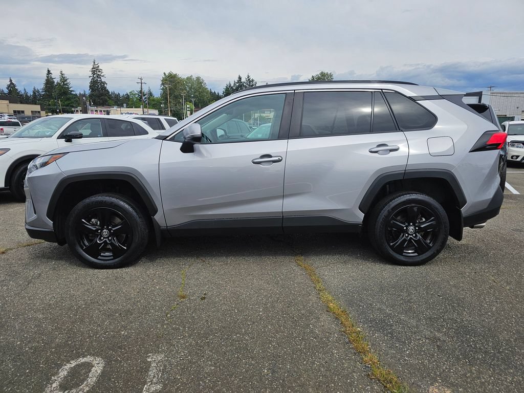 Used 2022 Toyota RAV4 XLE w/ XLE Grade Weather Package AWD/4WD image 5