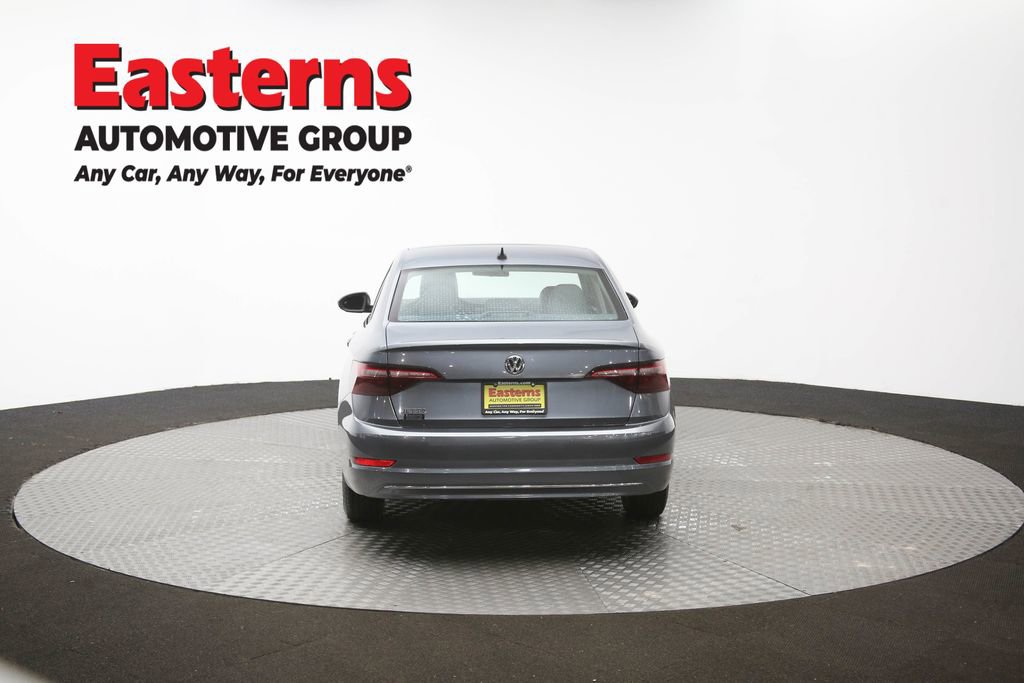 Used 2020 Volkswagen Jetta SE w/ SE Cold Weather Package image 39