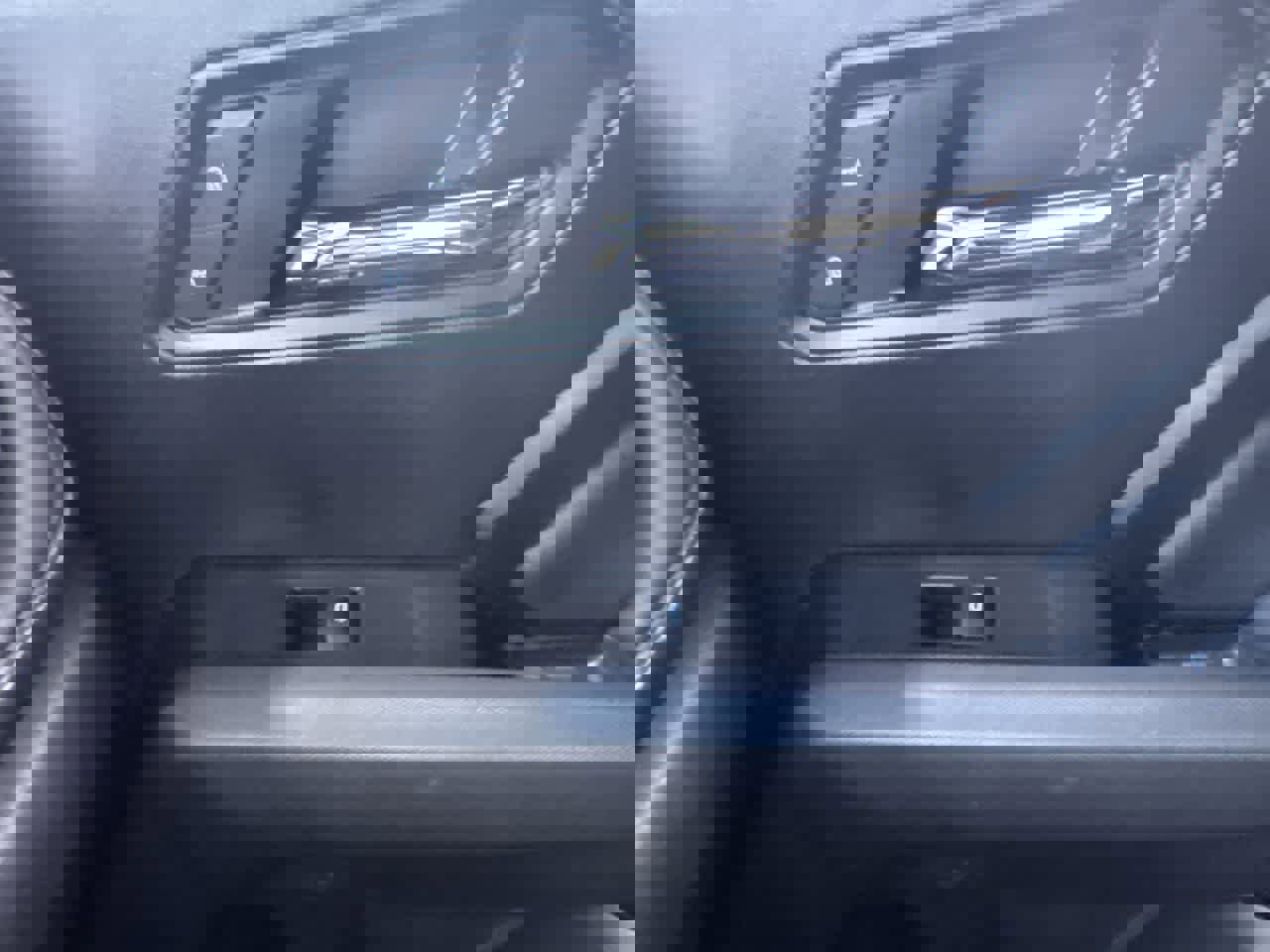 Used 2024 Chevrolet Colorado LT w/ LT Convenience Package III image 34