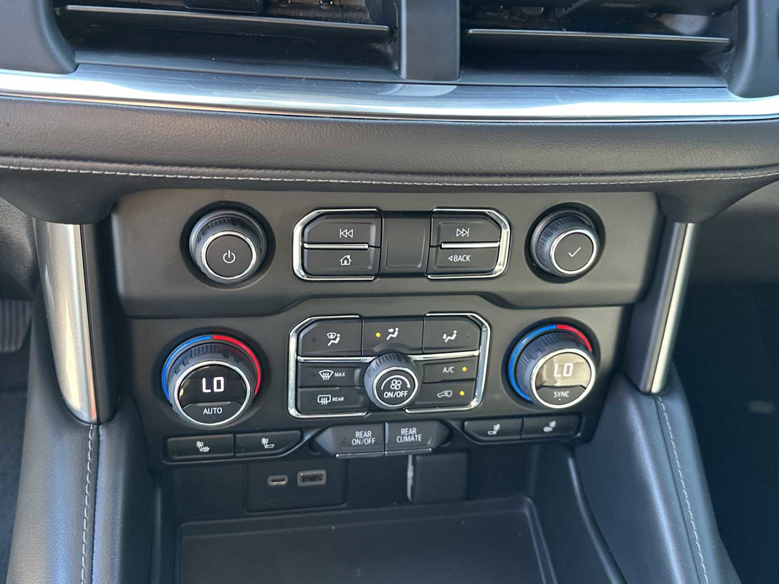 Used 2022 Chevrolet Tahoe Z71 image 18