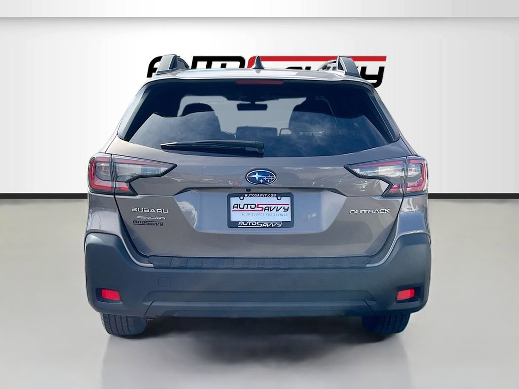 Used 2024 Subaru Outback Premium image 6